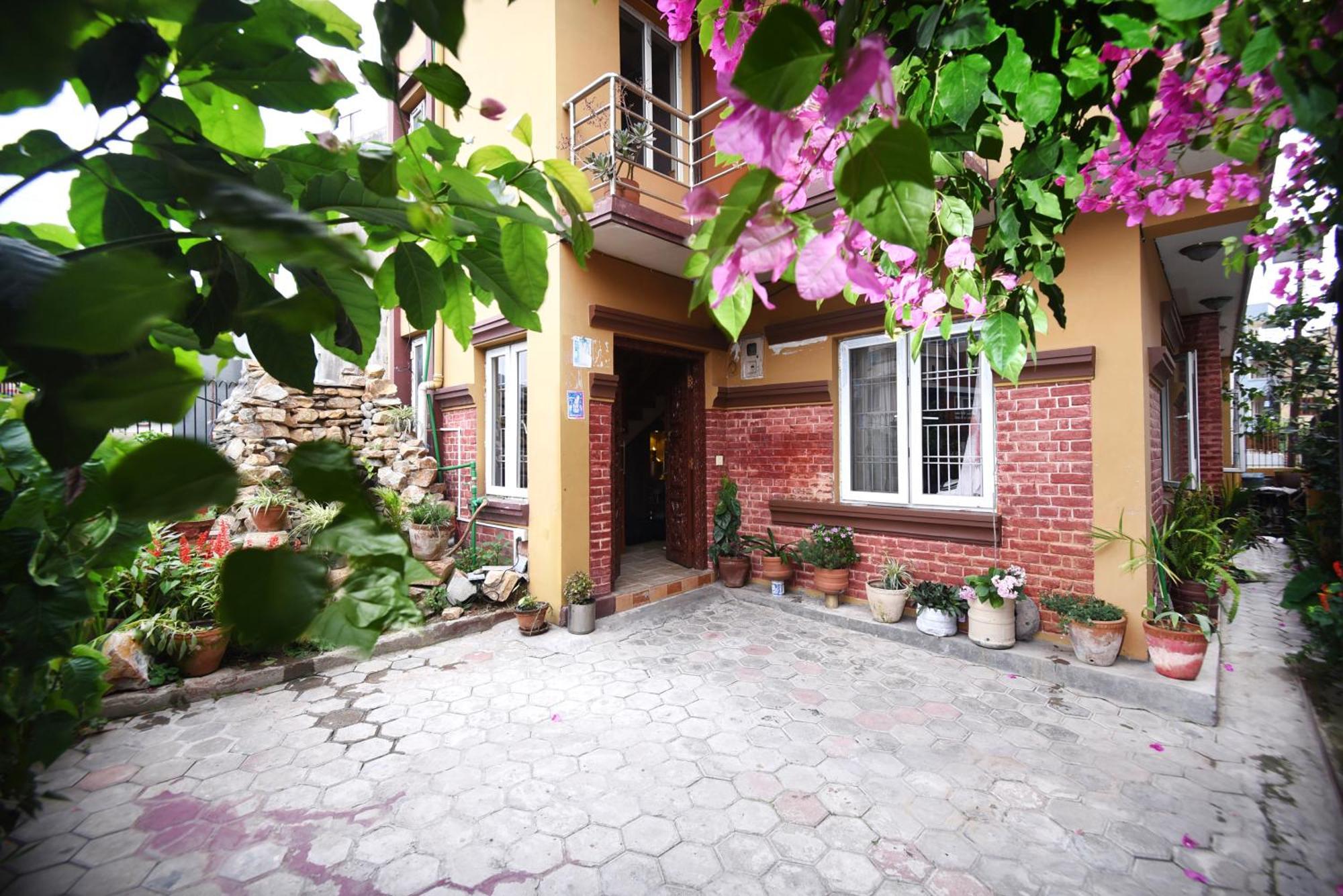 Mums Homestay & Studio Apartments Kathmandu Exterior photo