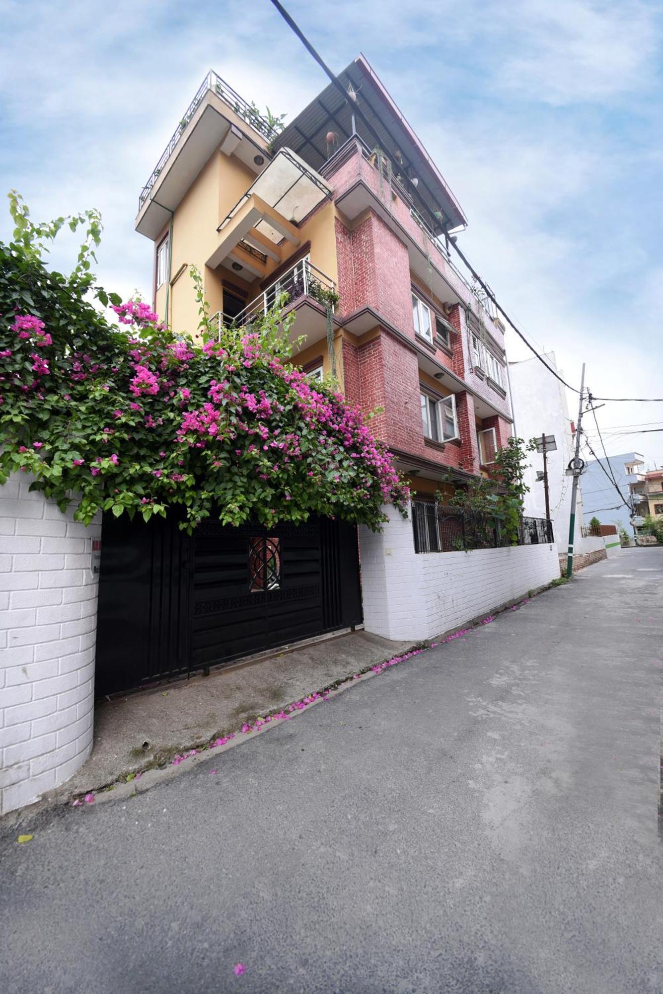 Mums Homestay & Studio Apartments Kathmandu Exterior photo